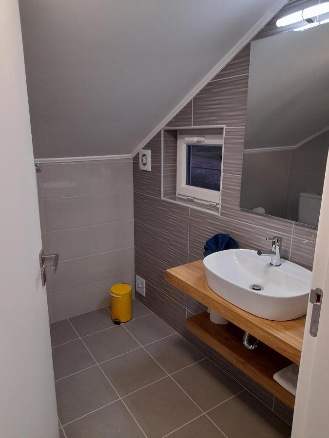 Hall 92 Quartos Com Wc Em Moradia Com Piscina A-Das-Lebres Loures Bagian luar foto