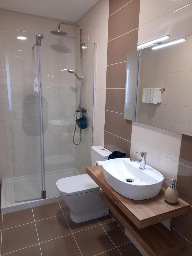 Hall 92 Quartos Com Wc Em Moradia Com Piscina A-Das-Lebres Loures Bagian luar foto